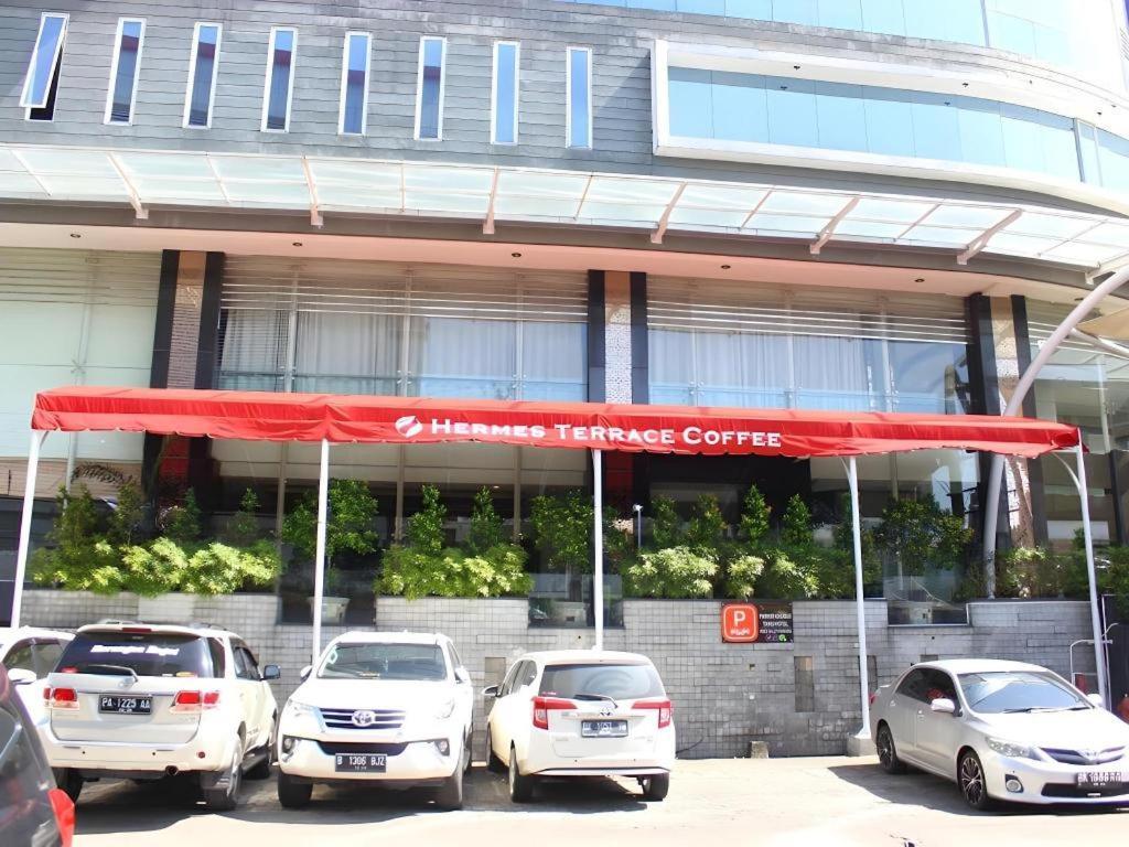 Hermes Palace Hotel Medan Exterior photo