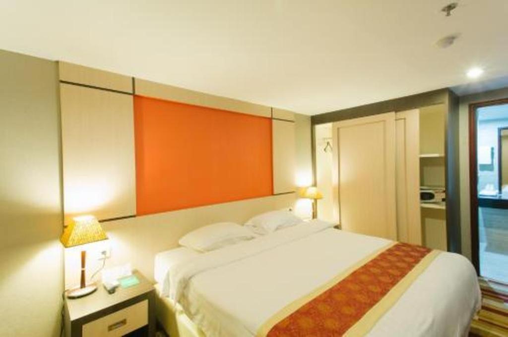 Hermes Palace Hotel Medan Exterior photo