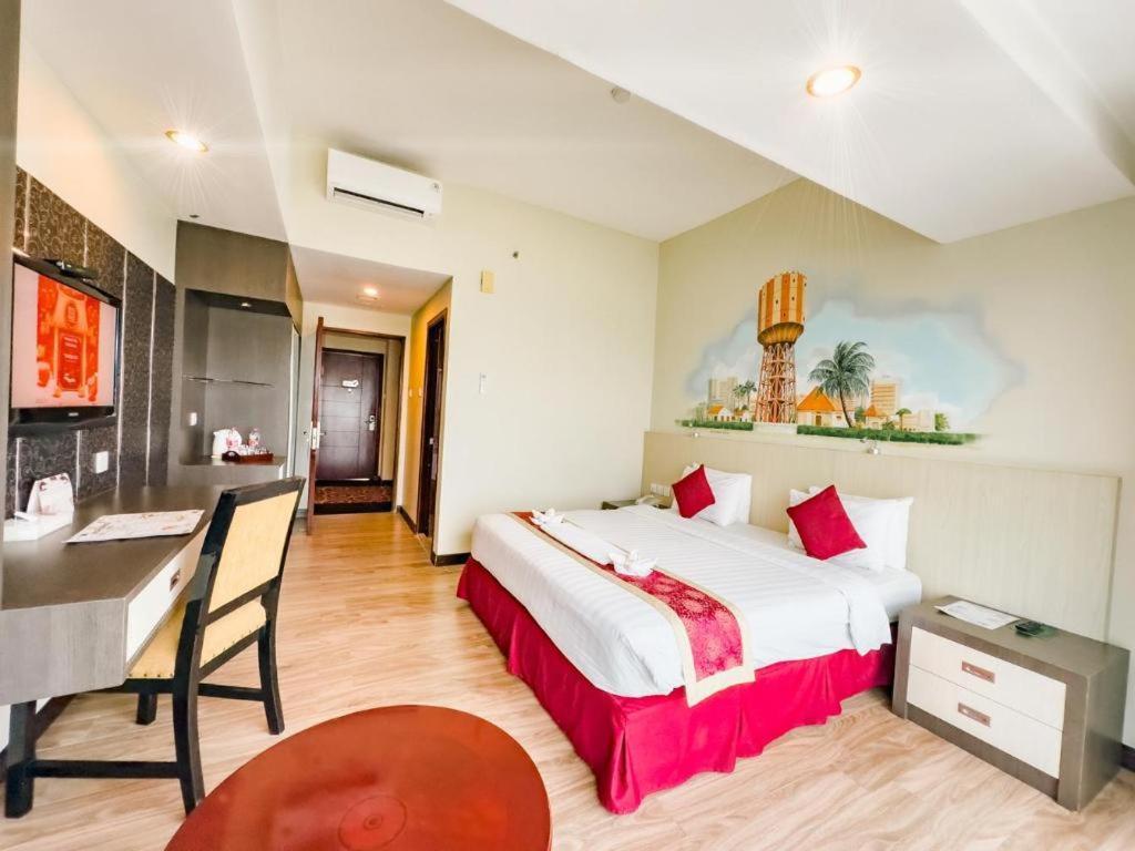 Hermes Palace Hotel Medan Exterior photo